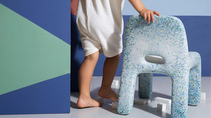 Why ecoBirdy's Charlie Chair is the Best Design for Toddler Kids Children. In this picture we see Charlie Chair in the blue colour Ocean 