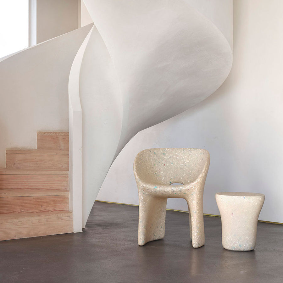 ecoBirdy Richard Armchair Faded White is an eye-catcher.