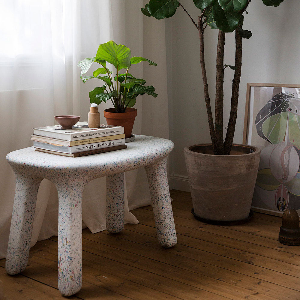 Use Luisa Table as a coffee table to display your favourite coffee table books, candles and plants 
