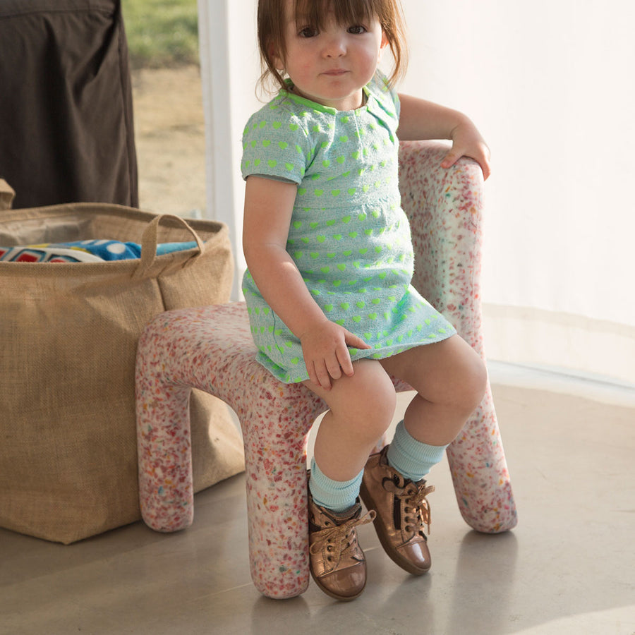 Charlie Chair Strawberry by ecoBirdy is comfortable and ergonomic in different sitting postures of kids and toddlers